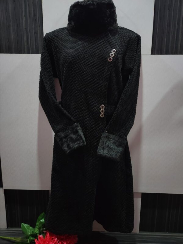 Classic Black Semi Long Middie