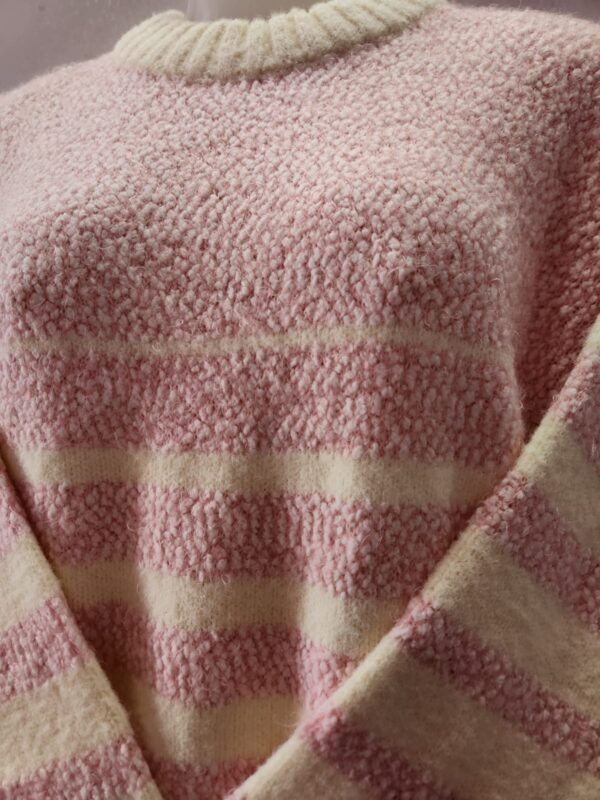 pretty pink woolen top - Image 3