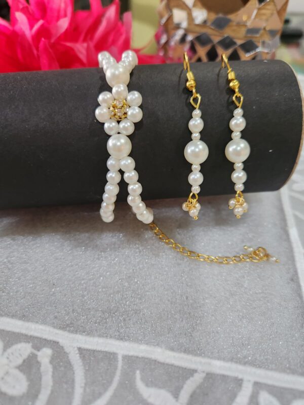 HFS Handcrafted Moti Bracelet With Earrings Combo