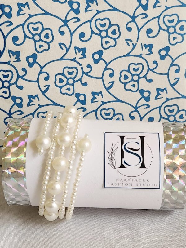 HFS Handcrafted Pearl Bracelet